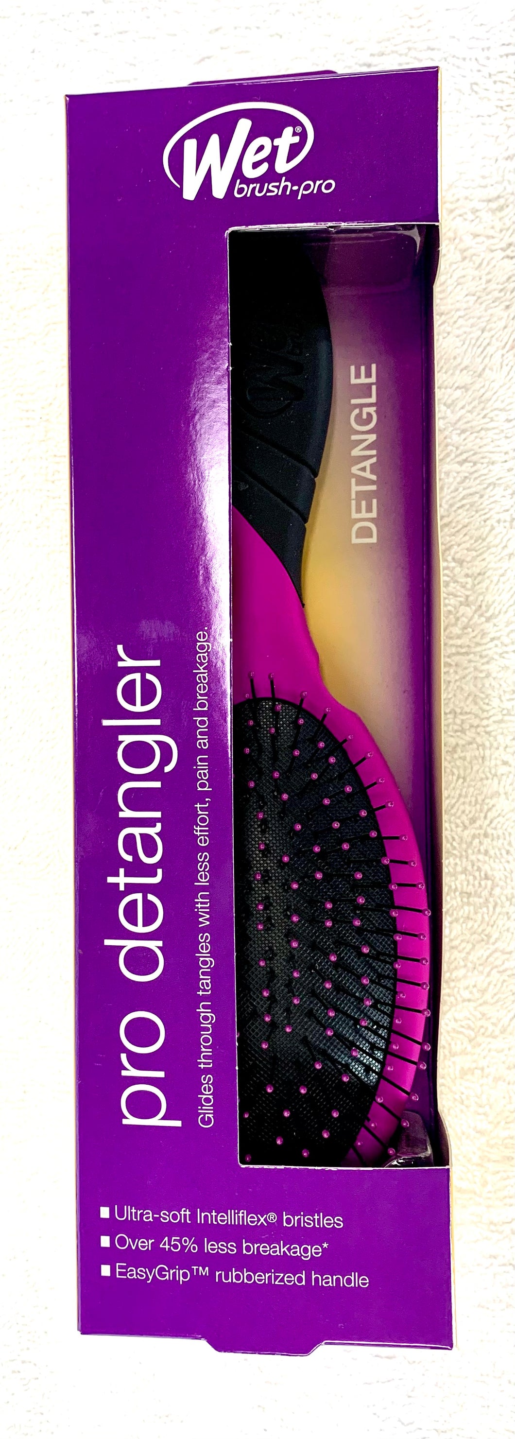 The Wet Brush Pro Detangler works great on wet and dry hair! Perfect for men, women and kids For thick, curly and straight hair Intelliflex Bristles! Also great on extensions. Shown here is fushia 